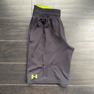Under Armor. No liner exercise shorts w/ waistband